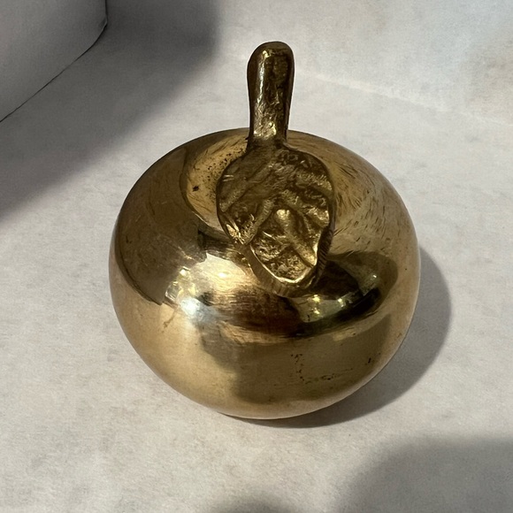 Vintage Brass Apple Bell /Paper weight - Picture 3 of 5